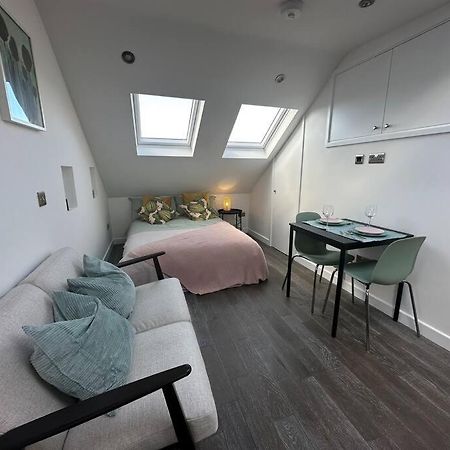 Lovely New Decor Studio - 4 The Southwell London Eksteriør bilde