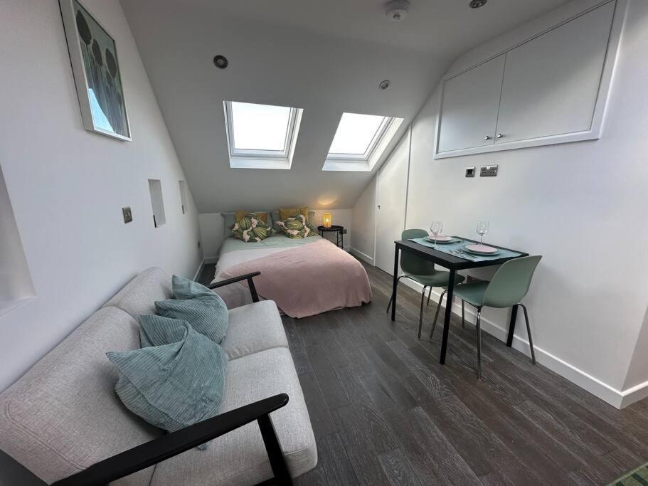 Lovely New Decor Studio - 4 The Southwell London Eksteriør bilde
