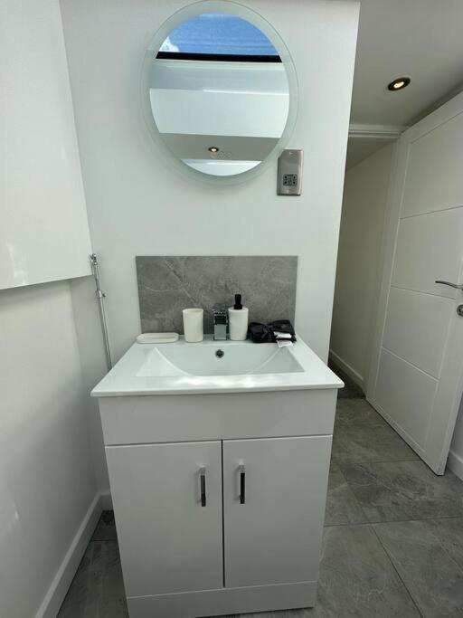 Lovely New Decor Studio - 4 The Southwell London Eksteriør bilde